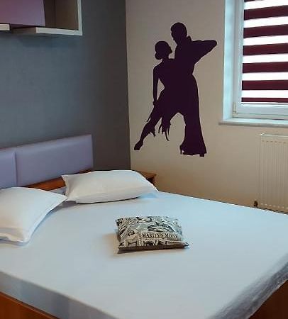 Sghaus Constanta Appartement Buitenkant foto